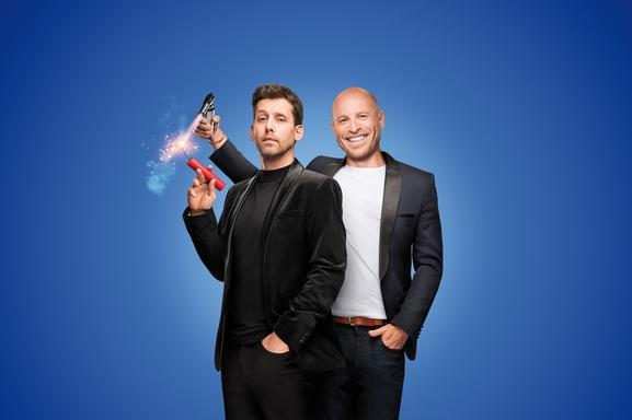 Zack&Stan Squat’ Ton Canap’ le tout nouveau spectacle en streaming live à partager en famille pour une soirée explosive assurée !