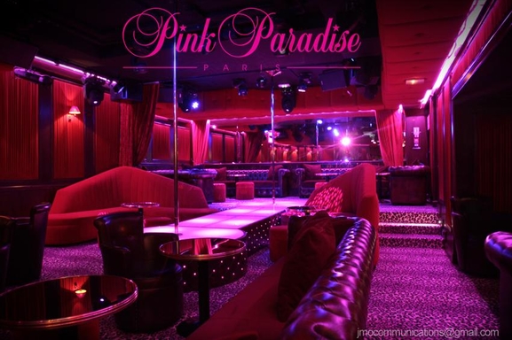 Focus sur le Pink Paradise : Le club de striptease le plus glamour de la capitale