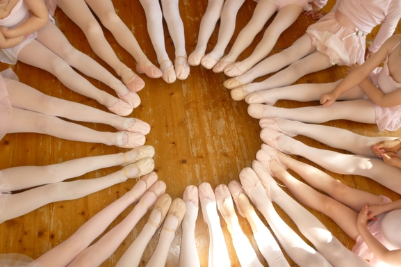 S’éveiller et comprendre son corps tout en dansant ? C’est possible au Studio Danse Energie.