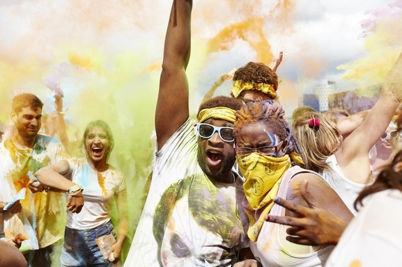 Casting.fr est partenaire de la deuxième édition du Holi One Colour Festival, demandez vos pass !