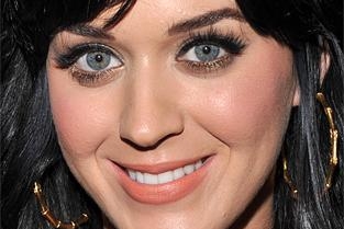 Katy Perry sort son premier parfum!