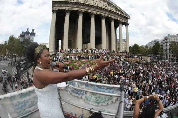 Vibrez au rythme du Brésil pour la 13ème édition du lavage de la Madeleine avec Casting.fr