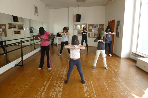 S’éveiller et comprendre son corps tout en dansant ? C’est possible au Studio Danse Energie.