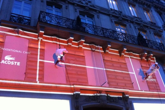 Lacoste investit les Champs Elysées !