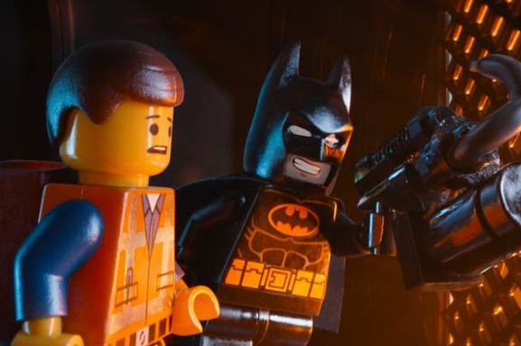 La grande aventure Lego, en tête du box office US, débarque en France !