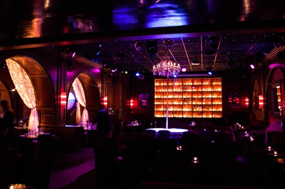 Le temple de la sensualité vous invite pour "La Nuit des Débutantes". Remportez vos entrées pour une soirée inoubliable au Secret Square, cabaret mythique au cœur de Paris !