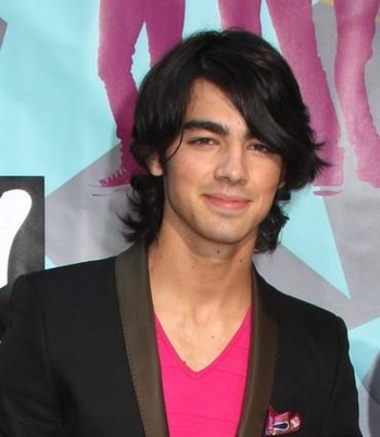 Joe Jonas planche sur son album solo !