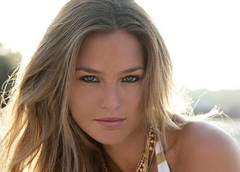 Bar Refaeli : nouvelle égérie de Fashion Bel Air